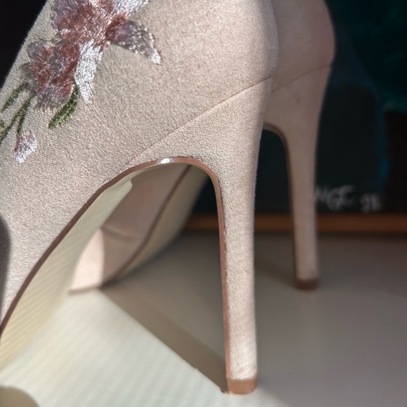 JustFab Floral Embroidered Women's Heels - Cream - Picture 12 of 16